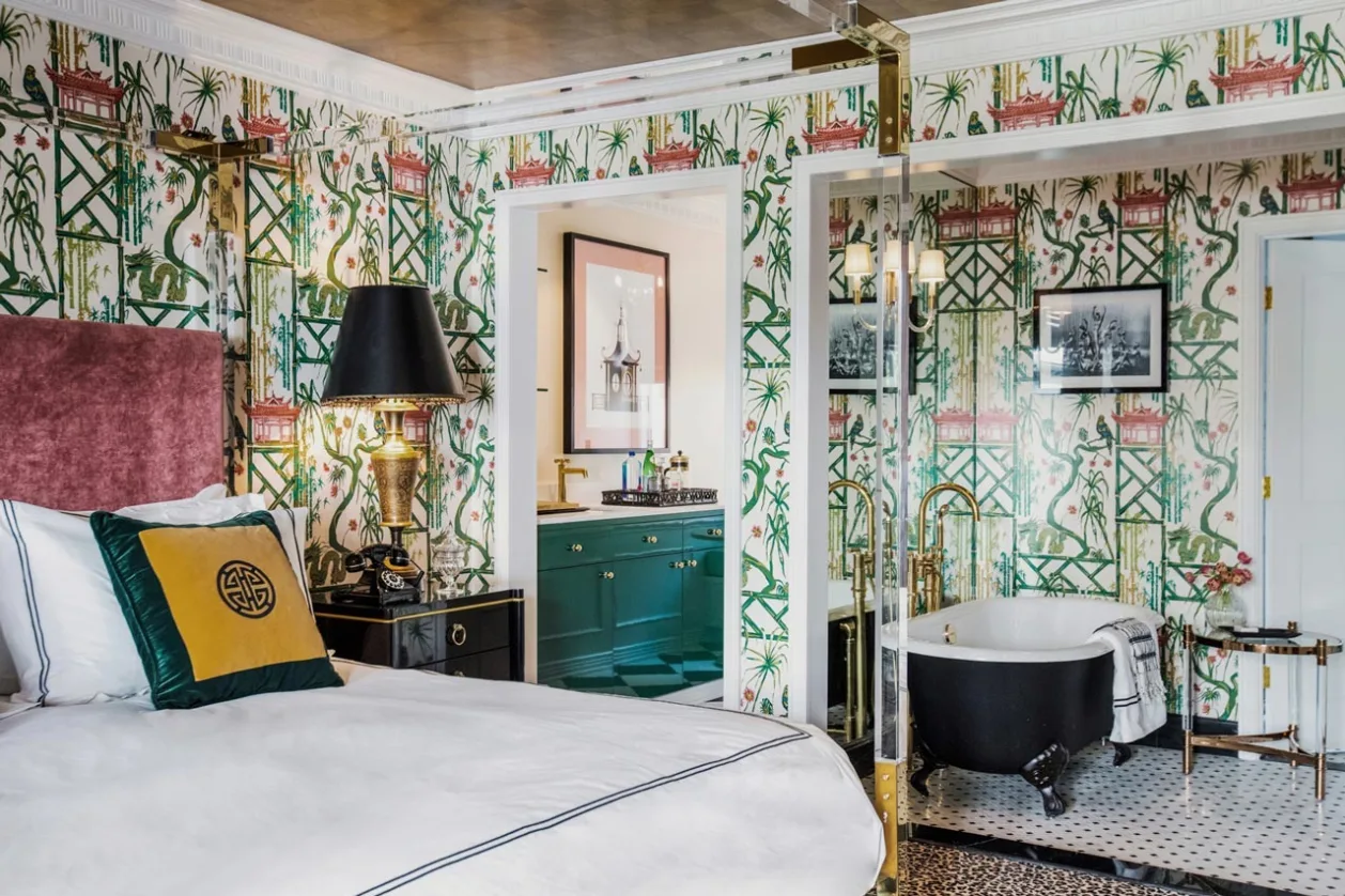 Prospect-Hollywood grand premier guest room